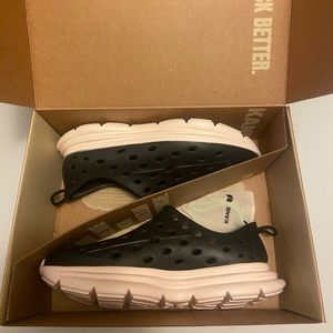 KANE men’s shoes size 11